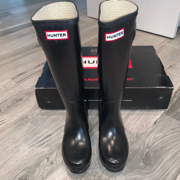 Hunter Tall Black Glossy Rainboots - Picture 2 of 6